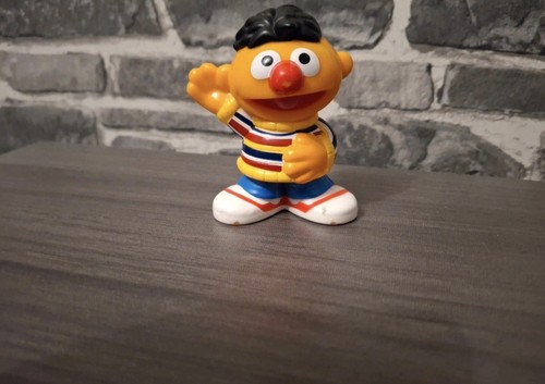 Sesame street ernie figure - ernie, toy