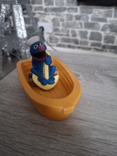 Sesame street grover boat - street, on