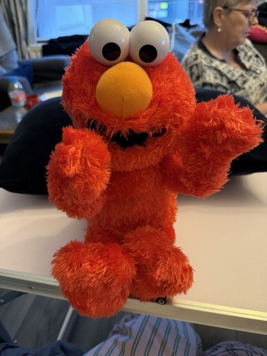 Tickle elmo interactive - me,