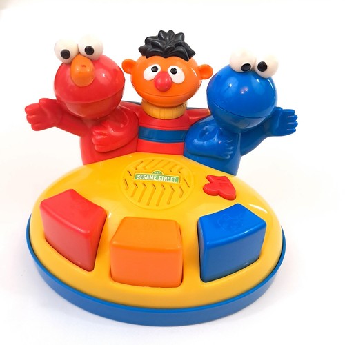 Sesame street elmo - street, elmo's